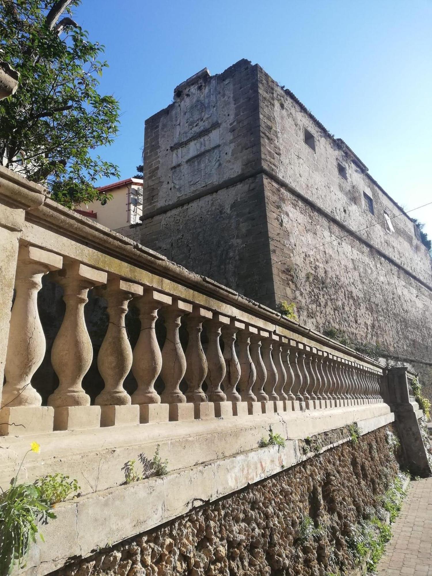 Central Apartments Crotone Exterior photo